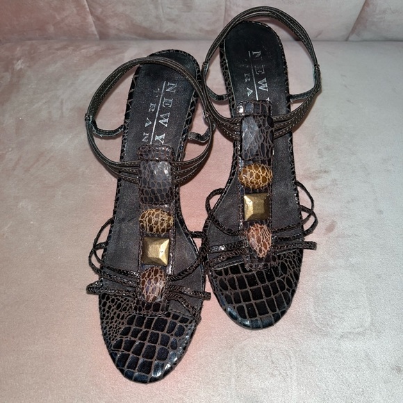 New York Transit Brown Heels - Picture 8 of 8